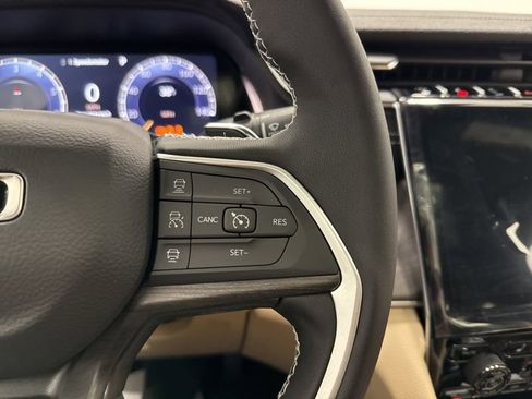 New 2025 Jeep Grand Cherokee L Limited AWD/4WD image 30