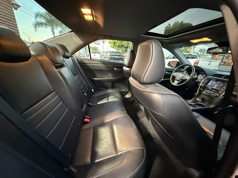 Used 2016 Toyota Camry XLE w/ Moonroof Package FWD image 29