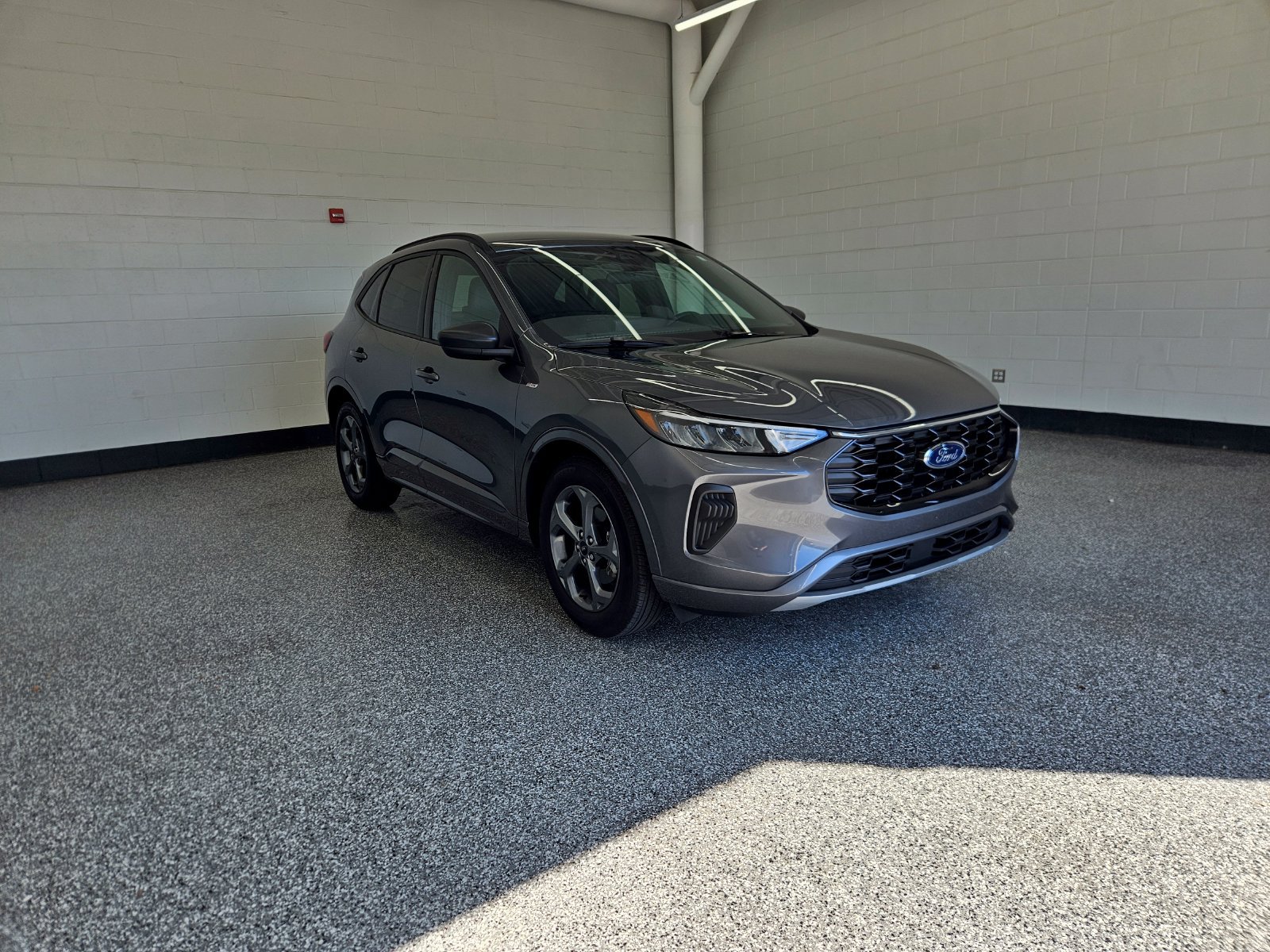 Used 2024 Ford Escape ST-Line w/ Tech Pack #1 FWD image 7