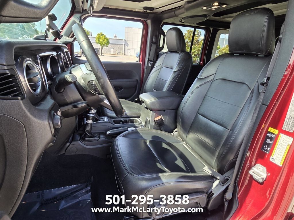 Used 2021 Jeep Wrangler Unlimited Sahara AWD/4WD image 9