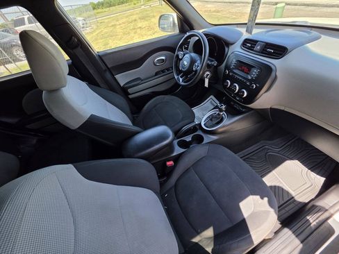 Used 2014 Kia Soul FWD image 4
