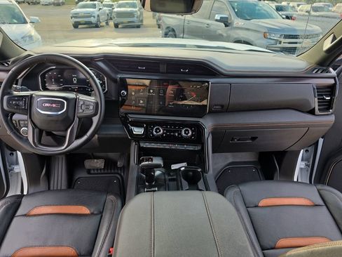 Used 2025 GMC Sierra 1500 AT4 w/ AT4 Premium Package AWD/4WD image 20