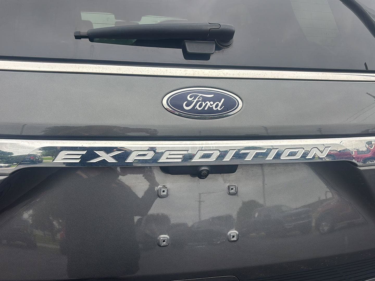Used 2020 Ford Expedition XLT w/ Equipment Group 202A AWD/4WD image 10