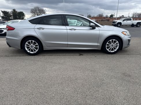 Used 2020 Ford Fusion SE image 6