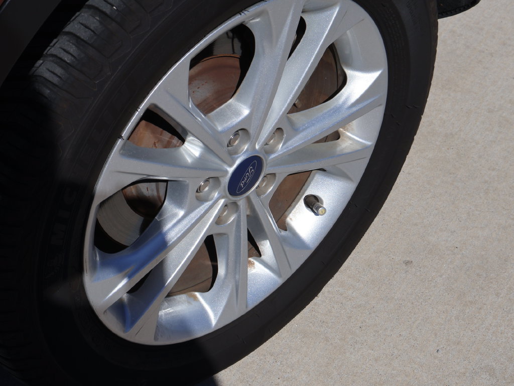 Used 2017 Ford Escape SE FWD image 38