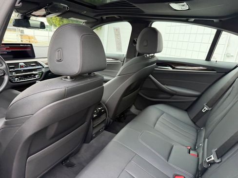 Used 2023 BMW 530i w/ Convenience Package RWD image 16