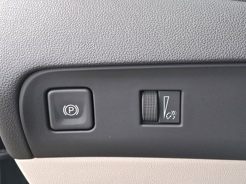 Certified 2023 Buick Enclave Essence image 17