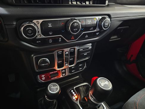 Used 2024 Jeep Wrangler Unlimited Rubicon AWD/4WD image 41