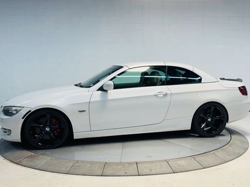 Used 2011 BMW 335i Convertible RWD image 33