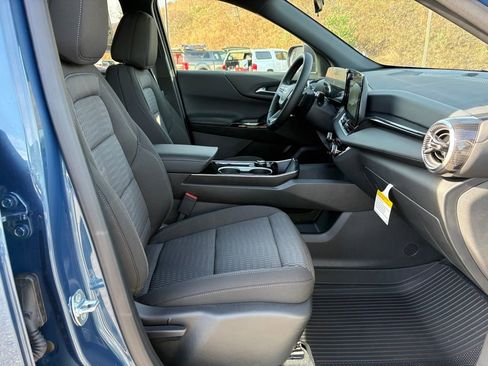 New 2026 Chevrolet Equinox LT image 24