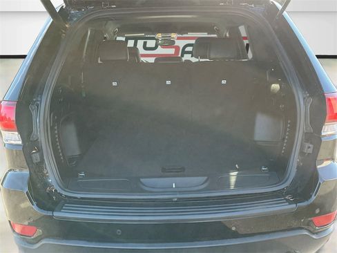 Used 2022 Jeep Grand Cherokee Laredo X image 25