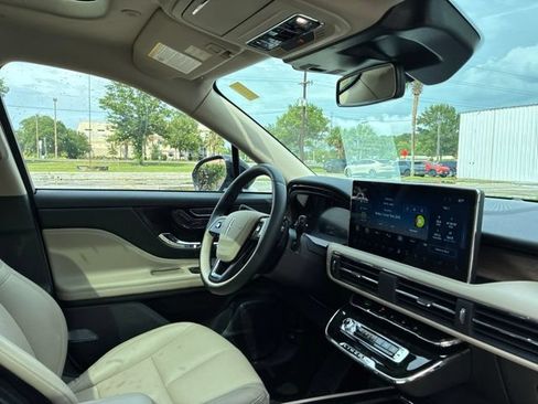 Certified 2025 Lincoln Corsair Grand Touring w/ Jet Appearance Package AWD/4WD image 22