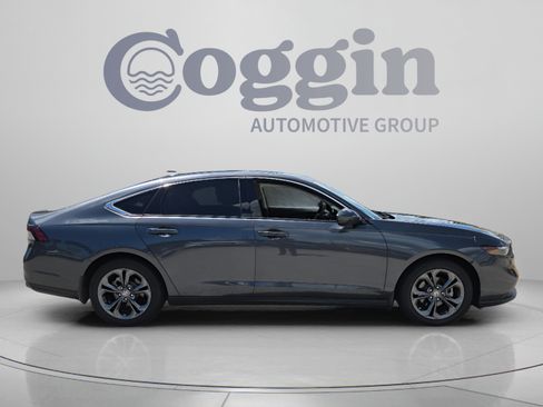 Used 2023 Honda Accord EX image 6