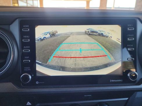 Used 2020 Toyota Tacoma TRD Sport w/ Technology Package image 17