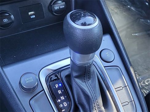 Used 2022 Hyundai Kona SEL image 16