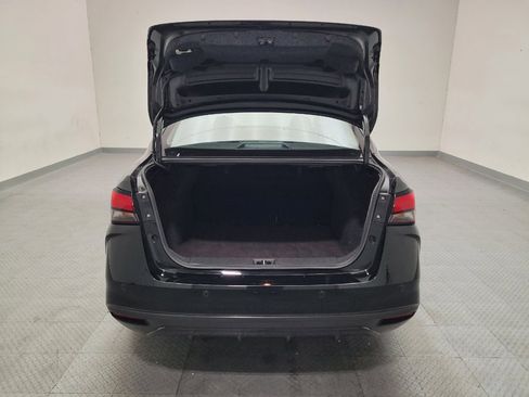 Used 2025 Nissan Versa SR w/ Trunk Package FWD image 29