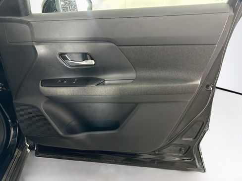 Used 2025 Nissan Kicks SV AWD/4WD image 31