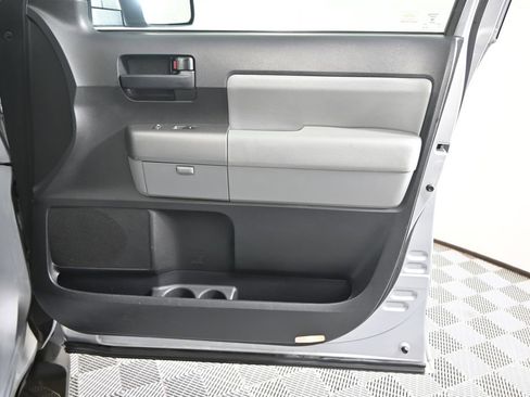Used 2016 Toyota Sequoia SR5 AWD/4WD image 12