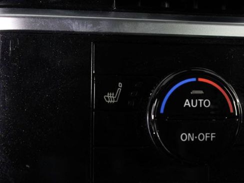 Certified 2025 Nissan Pathfinder SV FWD image 26