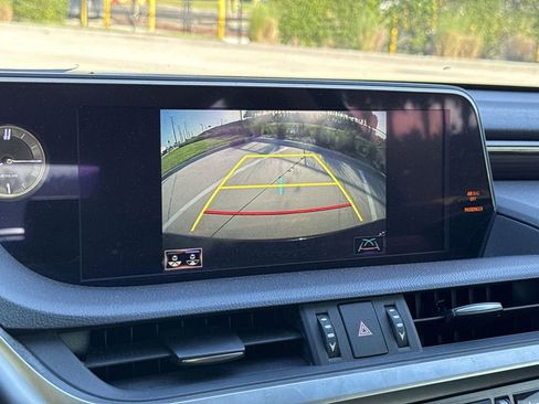 Used 2019 Lexus ES 300h w/ Premium Package FWD image 24
