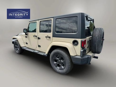 Used 2016 Jeep Wrangler Unlimited Sahara w/ Connectivity Group AWD/4WD image 4