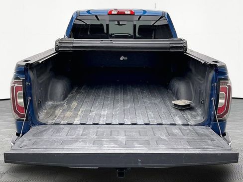 Used 2018 GMC Sierra 1500 SLT image 18