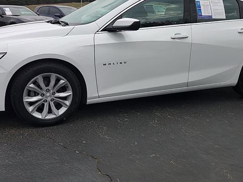 Used 2025 Chevrolet Malibu LT image 3