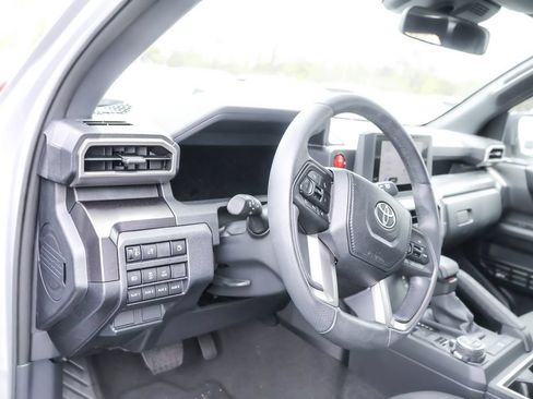Used 2025 Toyota 4Runner TRD Off-Road AWD/4WD image 15