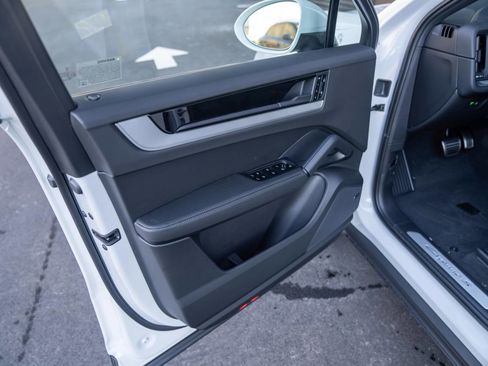 New 2026 Porsche Cayenne S image 23
