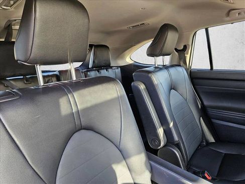 Used 2026 Toyota Highlander XLE AWD/4WD image 21