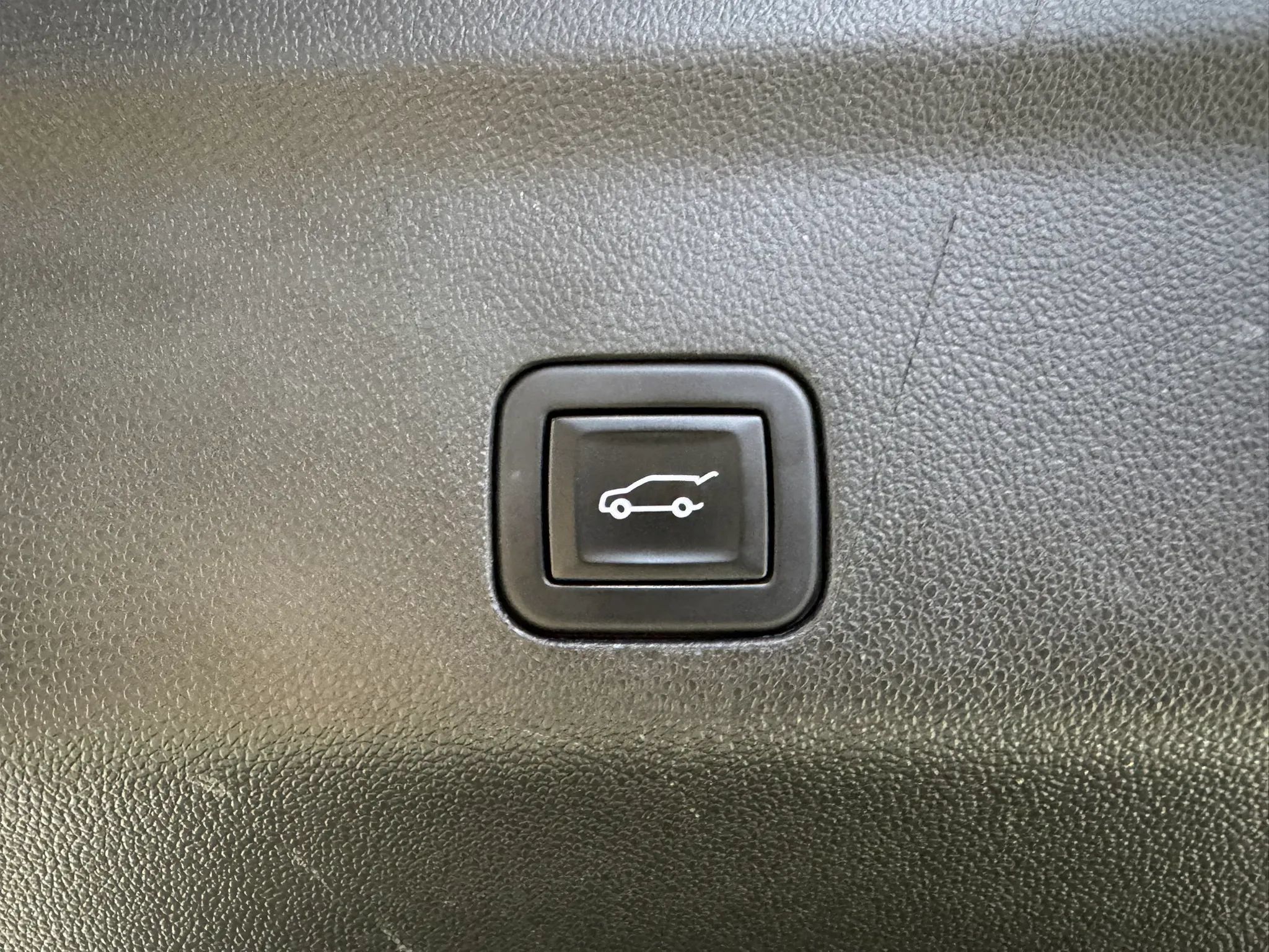 Used 2023 Chevrolet Suburban Premier AWD/4WD image 29