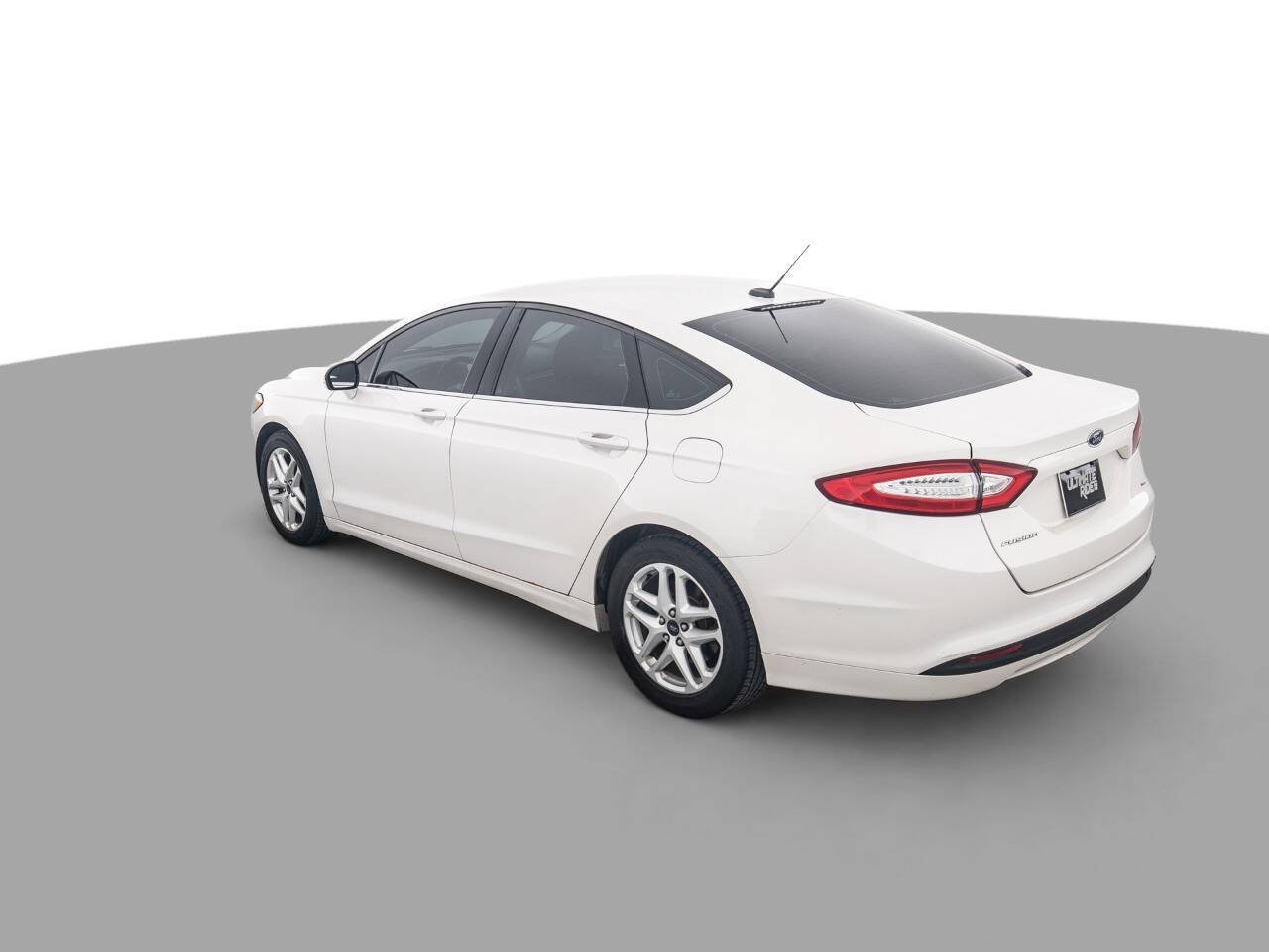 Used 2014 Ford Fusion SE FWD image 7
