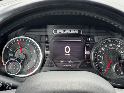 Used 2022 RAM 1500 Laramie AWD/4WD image 13