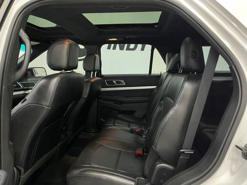 Used 2016 Ford Explorer XLT w/ Equipment Group 202A image 29