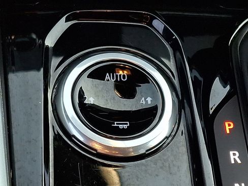 Used 2023 Chevrolet Colorado LT w/ LT Convenience Package III image 22