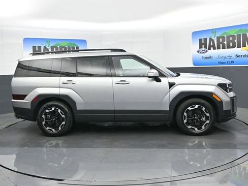 Used 2025 Hyundai Santa Fe SEL FWD image 7