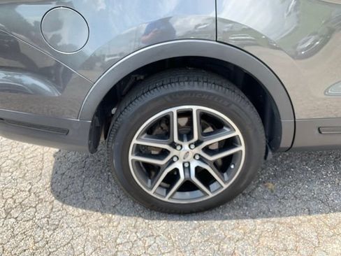 Used 2018 Ford Explorer Sport w/ Equipment Group 401A AWD/4WD image 39