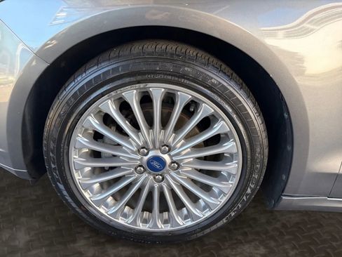 Used 2013 Ford Fusion Titanium w/ Titanium Driver Assist Pkg AWD/4WD image 36