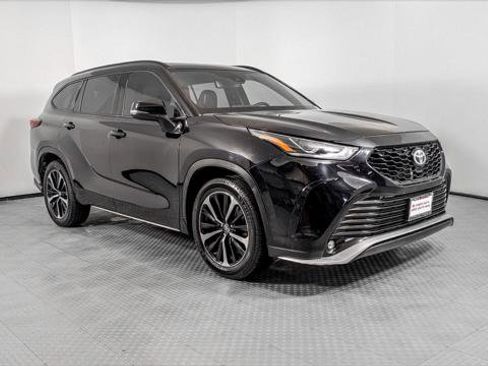 Used 2021 Toyota Highlander XSE image 11