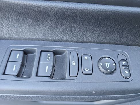 Certified 2025 Honda CR-V LX image 27