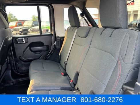 Used 2025 Jeep Wrangler Unlimited Rubicon w/ Convenience Group AWD/4WD image 30