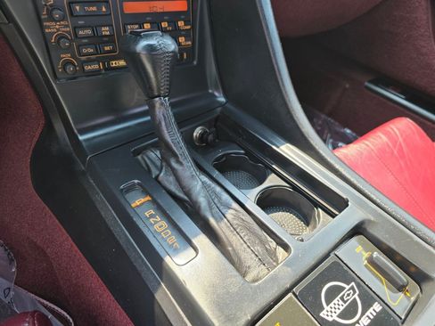 Used 1993 Chevrolet Corvette Convertible RWD image 12
