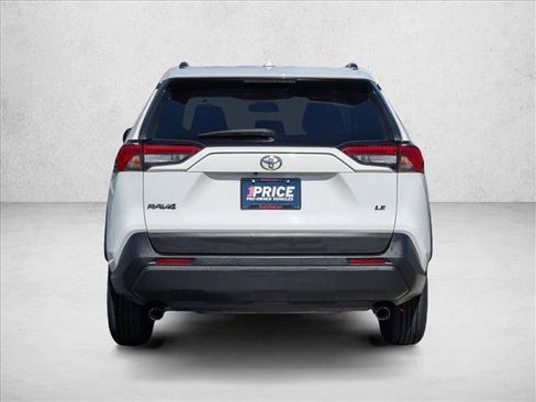 Used 2020 Toyota RAV4 LE image 6
