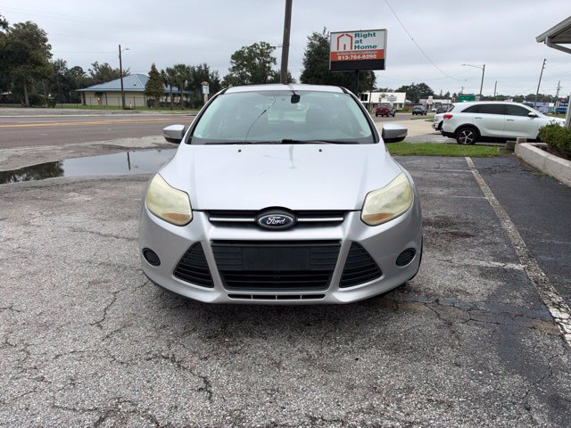 Used 2014 Ford Focus SE FWD image 2