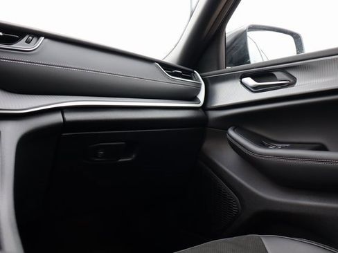 New 2025 Jeep Grand Cherokee Altitude image 39