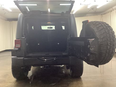 Used 2017 Jeep Wrangler Sport image 12
