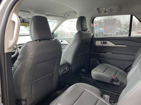 Used 2025 Ford Explorer Active w/ Active Comfort Package AWD/4WD image 10