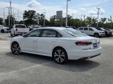 Used 2022 Volkswagen Passat 2.0T SE image 4