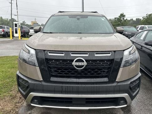Used 2025 Nissan Pathfinder Rock Creek AWD/4WD image 13