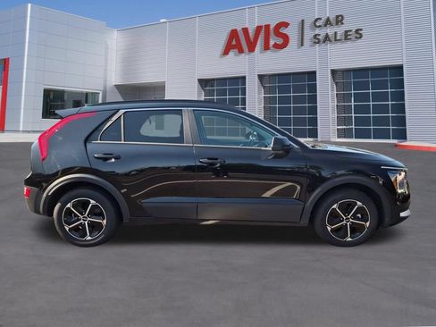 Used 2025 Kia Niro LX FWD image 5